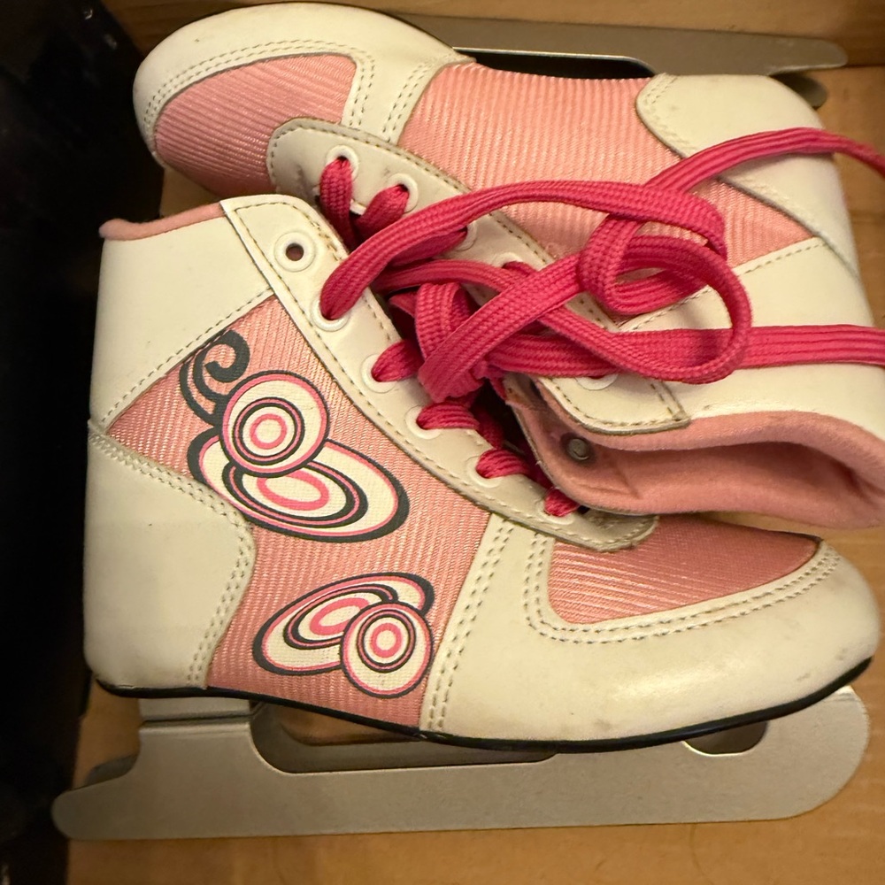Girls bladerunner ice skate